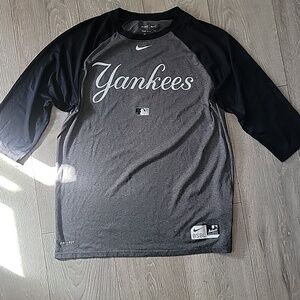Nike Yankees MLB Shirt